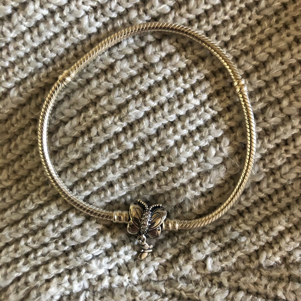 🦋Pandora butterfly bracelet.🦋